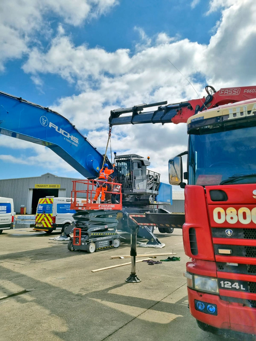 Replacing Hydraulic Ram in Sheerness Docks