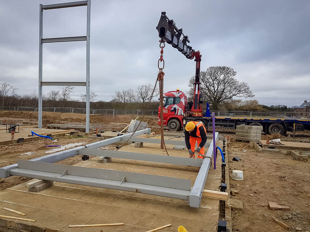 Ashford Retail Park lifting steel frames into place